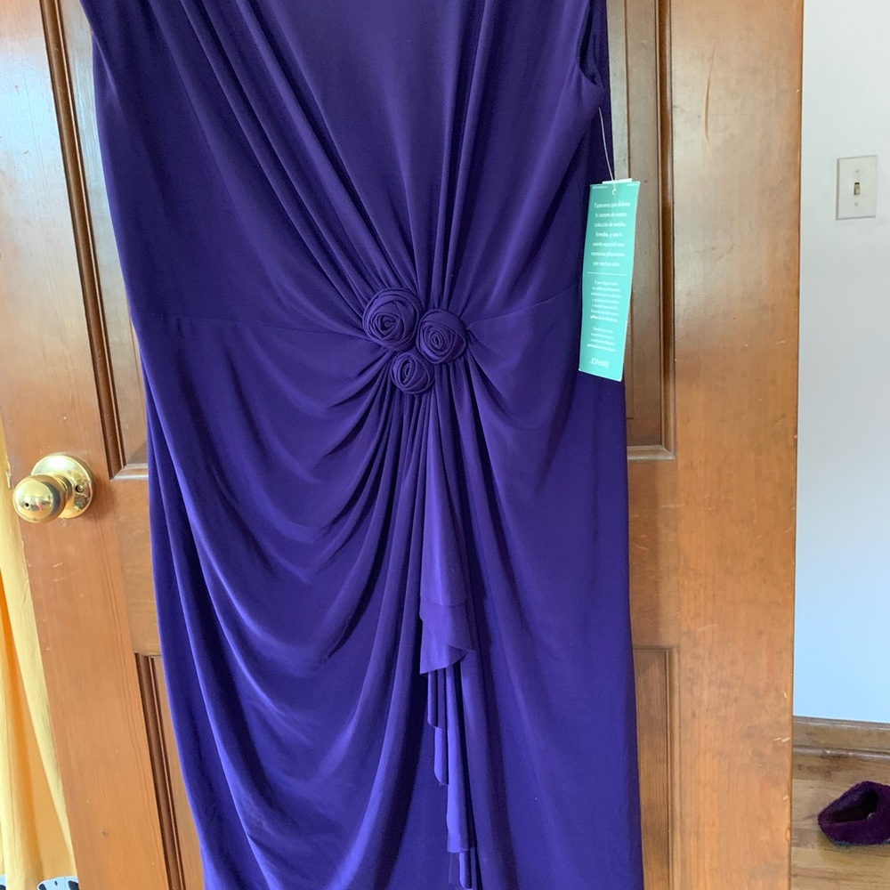 Beautiful classy purple dress.  Tag lists as Grape Mist.